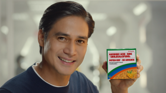 Piolo Pascual Visits the Home of Poten-Cee  